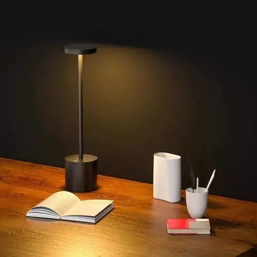 Lampara Portatil De Mesa Negra Recargable Dimerizable - Imagen 6
